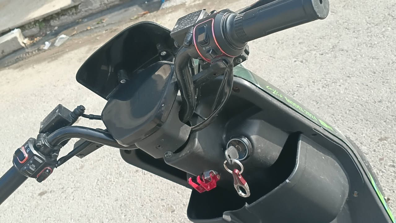 السلام عليكم ماطور شحن للبيع ماطور ار11 ابيعو فحم في فحم ينرادلو باتريات السعر ٢٧٥ اذا شراي تعالخاص  عنوان موصل حي البلديات  رقم الهاتف***********
