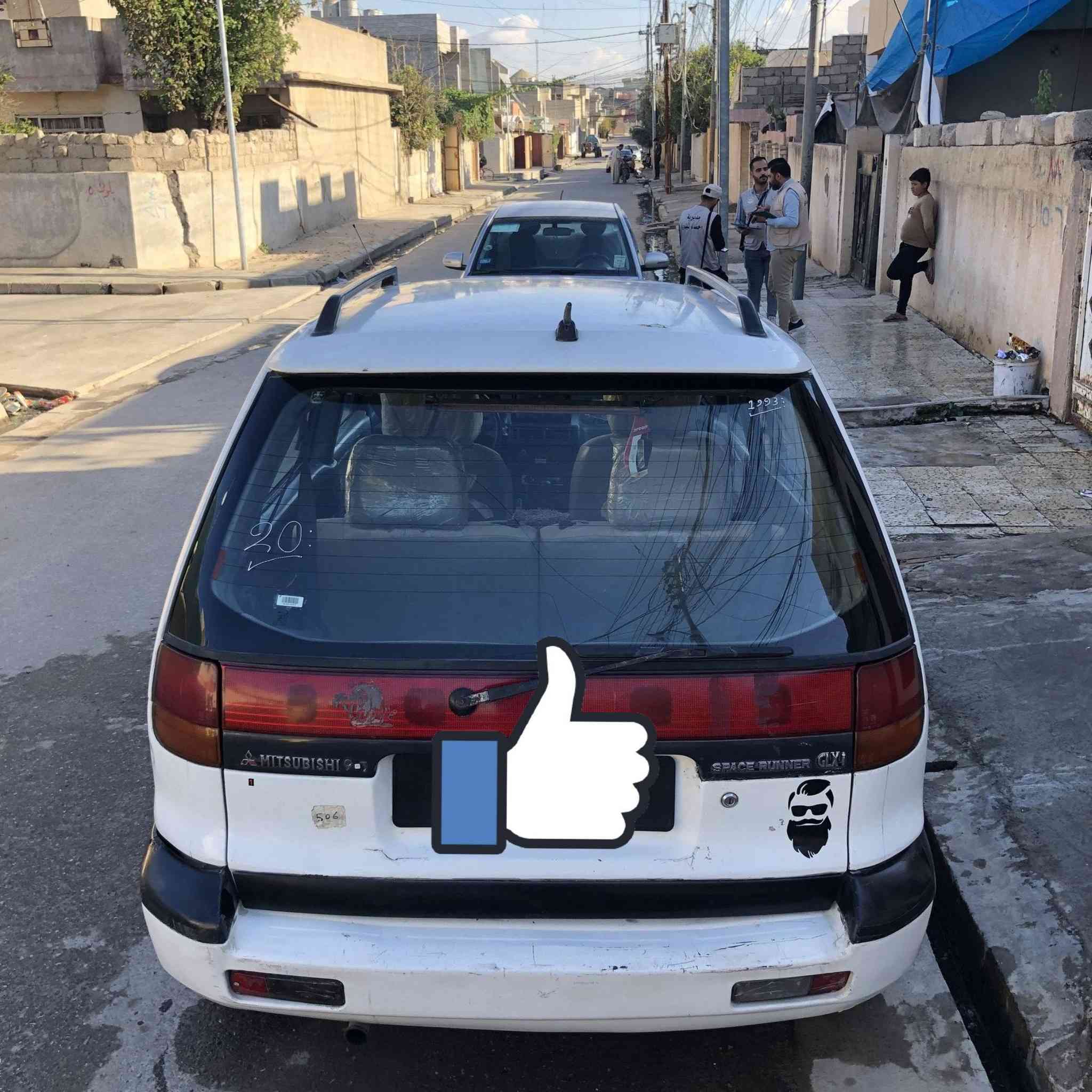 السلام عليكم مستبوشي للبيع موديل (93)المحرك والكير شرط (كابون) بانزين بيها سنويه عظم لي 2031 السياره بسمي  رقم انكليزي مسطره  تدفئه وتبريد شغاله وشرط التحويل السعر (40 ) الرقم ***********..***********  إذا شراي خابر وتدلل.
