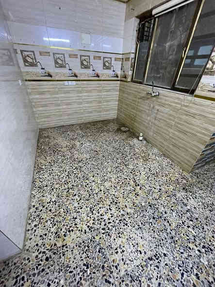 شقة طابق اول. 
مساحة 150 م
2 غرف نوم 
وخدمات صحيه
حولي ومطبخ 
العنوان شقة شارع النخل 
الاستفسار ***********
