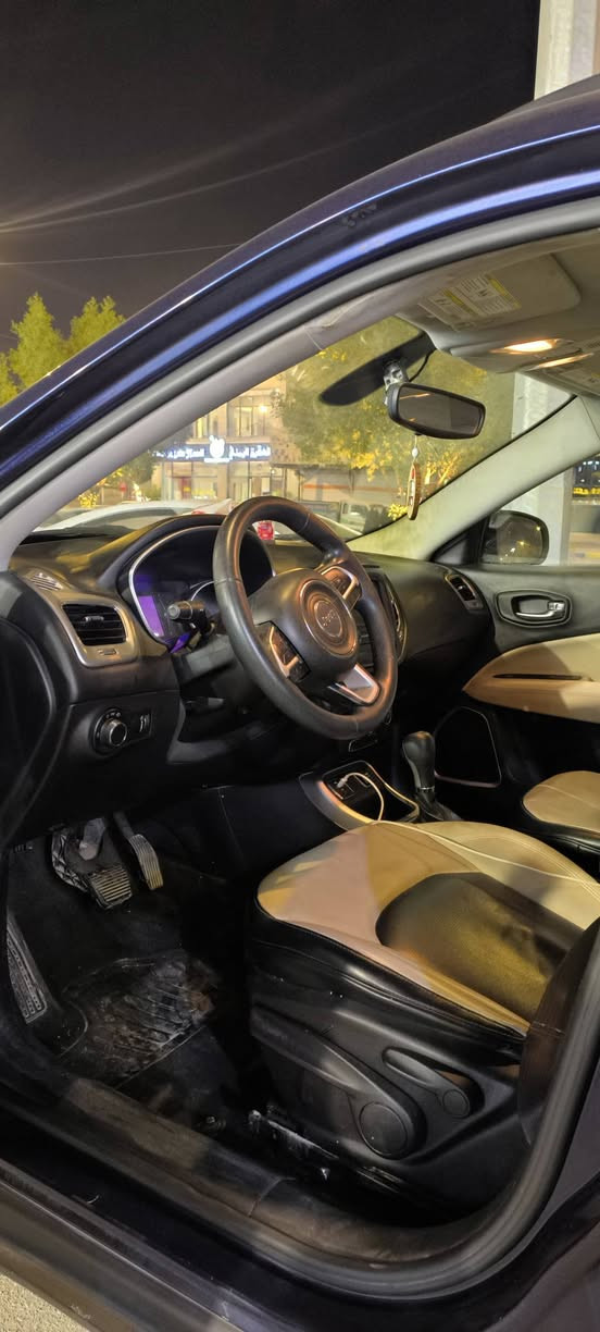 جيب كومباس موديل 2018 
المواصفات المعروفه بدون فتحه 
3 قطع 
ماشيه 90 الف 
المكان النجف 
السعر 122$ 
السياره في حاله جيده 
***********
