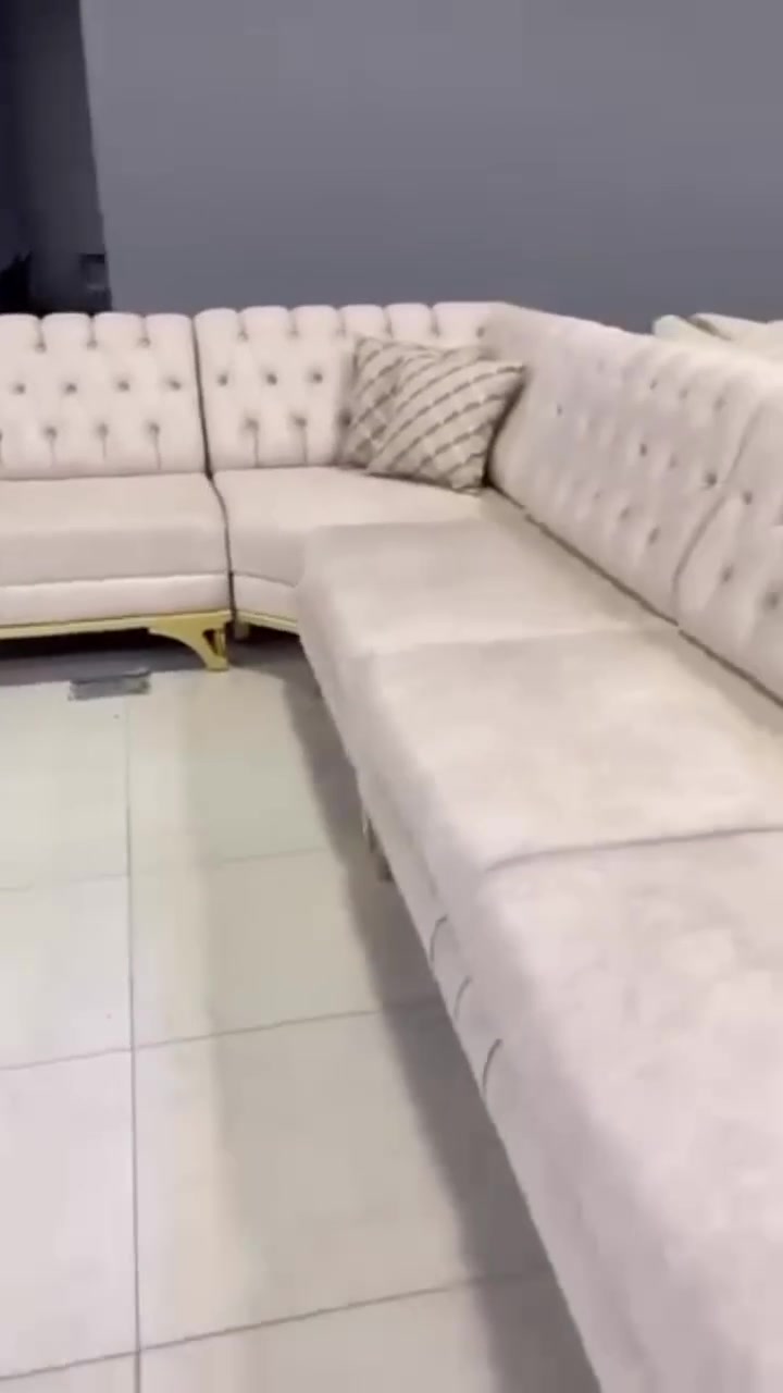 عرروض خاصه 😍
تخم عراقي مودرن تركي عشر مقاعد خمس قطع 
10مقاعد725
9مقاعد، 675
8مقاعد 625
7مقاعد 575
6مقاعد 525
5مقاعد 450
خمس قطع اثنين كبيرة ثلاثيه وحده وسط ثنائية و كرسيين مع كوشات عدد 6
جميع الالوان متوفره
توصيل داخل بغداد مجاني 
اطراف 15

القاعدة خشب كله بلوك 18مل
القماش چگور قديفه ثكيل او حسب الطلب متوفر انواع الاقمشه 
الاسفنج مميز اول مضغوط علو الاسفج 7سم 

❇️قياسات القنفات ❇️
190سم  القنفه الكبيرة ام ثلاث مقاعد 
150 سم القنفه الوسط ام مقعدين 
75 سم  الكرسي

العمق الكلي للتخم  75 سم عرض المقعد الصافي للجلوس 60سم
ضمان حقيقي للامانه 5سنوات 
للحجز ارسل
الصورة 
والاسم 
ورقمين موبايل
والعنوان
على الخاص

التوصيل خلال 4ايام فقط


**إذا كنت صاحب هذا الإعلان وتريد حذفه لأي سبب، رجاءا أرسل رسالة إلى الدعم الفني**