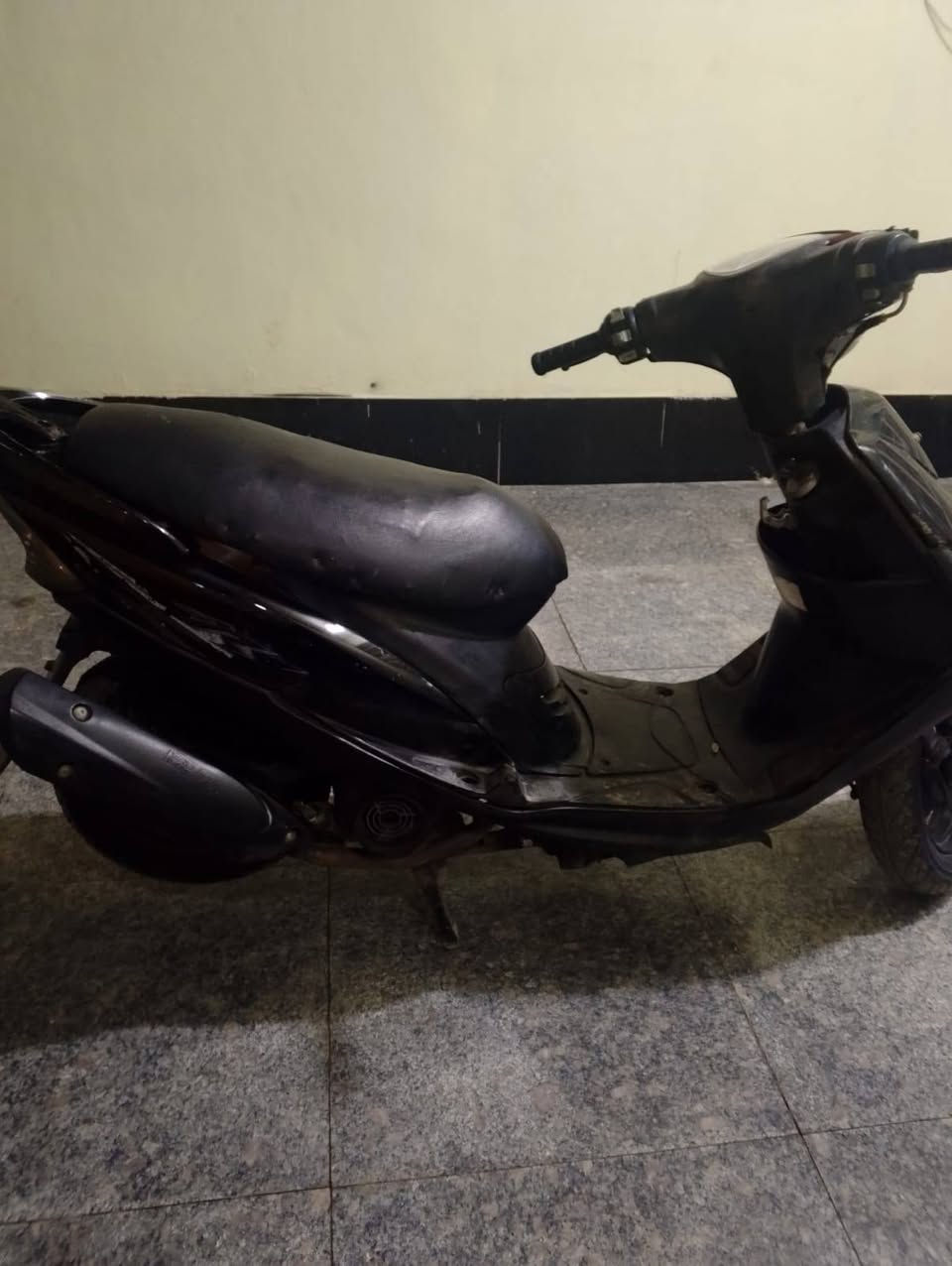 السلام عليكم ماكس عدلة مفتوحة مرة وحدة مبدل فقط لاستيك ولف كلة شغالة كهربائيات سلف هندر  اشاير كلة شغال شلعة ومعدل طيران كلش حلوة   كفرات ختم واحد وي المكينة  السعر 550 وبيه مجال للشراي للاستفسار ***********
