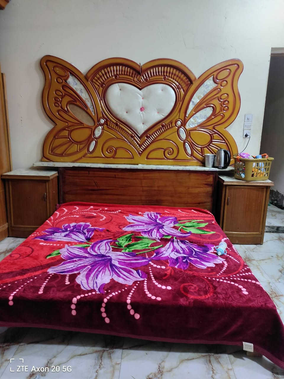 سلام عليكم غرفه اخشاب للبيع سعر 500وبيه مجال ***********
