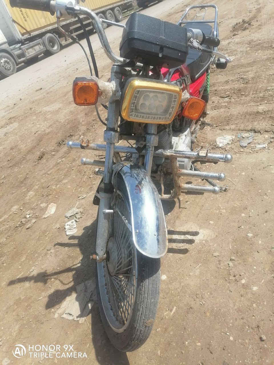 سلام عليكم  تايكر للبيع موديل 2017 بدون وراق  سعر 250 وبيها مجال مكان بابل جبله  انتصل وتدلل‪0781 900 5897‬‏
