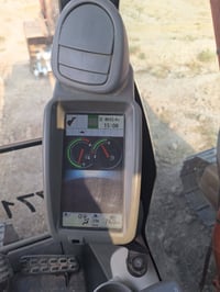 حفارة للبيع هيتاشي موديل٢٠١٤حجم٢٢٥  B5 Lc  مكفولة مشتغلة٨٠٠٠ساعةالسعر٤...