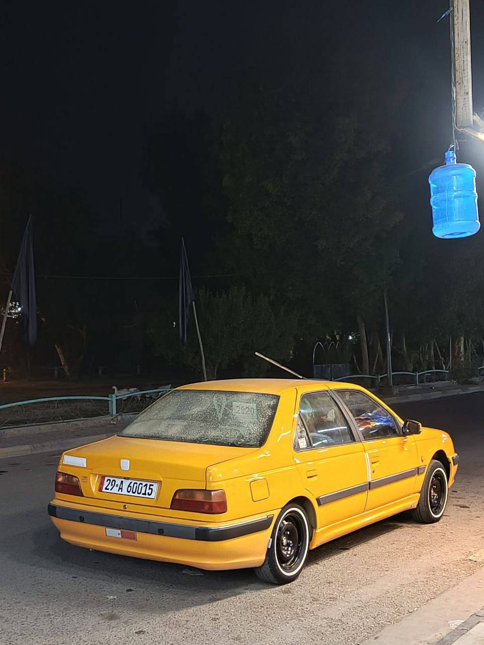 بيجو بارص مديل 20 رقم واسط مكينه مفتوحه بيها بارد ب الباب الي وره سايق كد شبر وباقي مكفول سياره مصفره هيه وغرامات مكان كوت فلاحيه رقم صاحب سياره ‏‪***********‬‏
