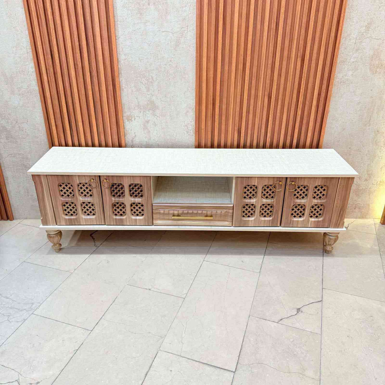 ميز بلازما 160 سم 
عمق 36 سم 
ارتفاع 50 سم 

السعر 110 الف خناقين, ديالى


**إذا كنت صاحب هذا الإعلان وتريد حذفه لأي سبب، رجاءا أرسل رسالة إلى الدعم الفني**