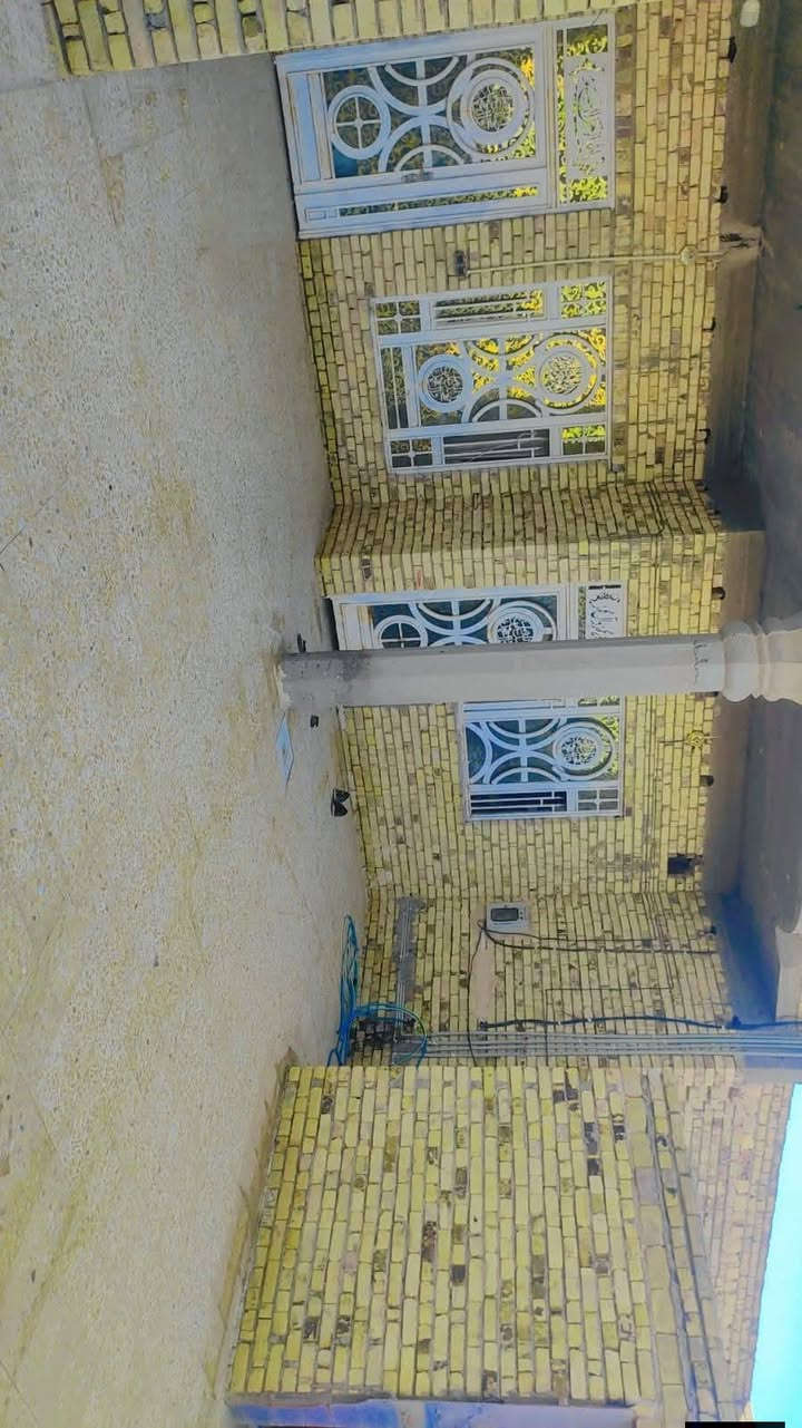 سلام عليكم ورحمه بيت للبيع مساحه 240,م حي المدثره شارع إلمام علي ع سلام  استفسار ***********

