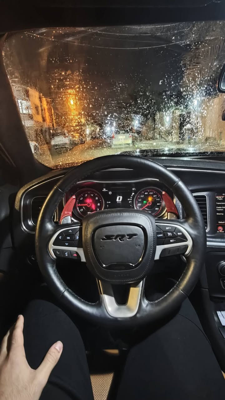 Srt 2017
فول عدا رادار امامي
114 الف كيلو
بدون صبغ
بارد بالجاملغ
220$ 
*********** واتس فقط
