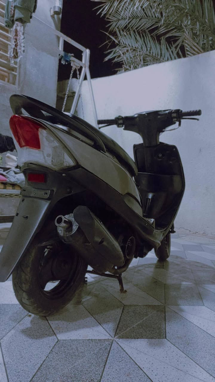 السلام عليكم ماكس عدله نضيفه شوفة عينك كلها ختم واحد مامفتوحه تجي وتفحص تخم كلجات البارحه بدلتهن هندر واحد الدراجه شغل وطلع بيها نقوصات باتري وعقل  يشهد الله تاخذها وماذب عليها ربع بس ع ذني النقوصات وتبدل عقل تنطيك شلعه ومعدل . اكزوزFM. ولمحرك بعده بحاله الوكاله والدراجه ابد مامتعوبه ضاله بالبيت ودهن كل 15 يوم ابدله دهن امزويل ولدراجه مداريها سعرها 700 وبيها مجال ولياخذها شايف خيرها 🫶🏻مكاني بصره كرمت علي رقمي واتساب ***********
