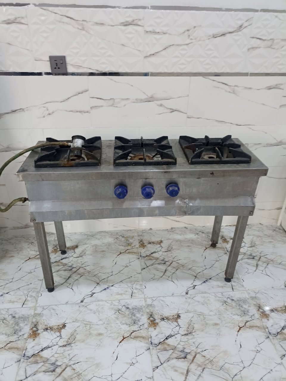 مكينه حجم 32استيل والطباخ استيل السعر350الف الاتصال ***********
