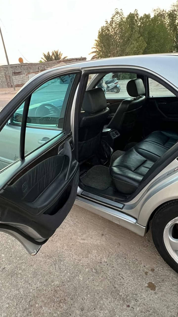 السلام عليكم
ام عيون E320 موديل 2001 افكنارد فول مواصفات 
رقم اربيل سنويه جديد 
السياره كير محرك كفاله 
مكان السياره البصره 
للتواصل ***********
