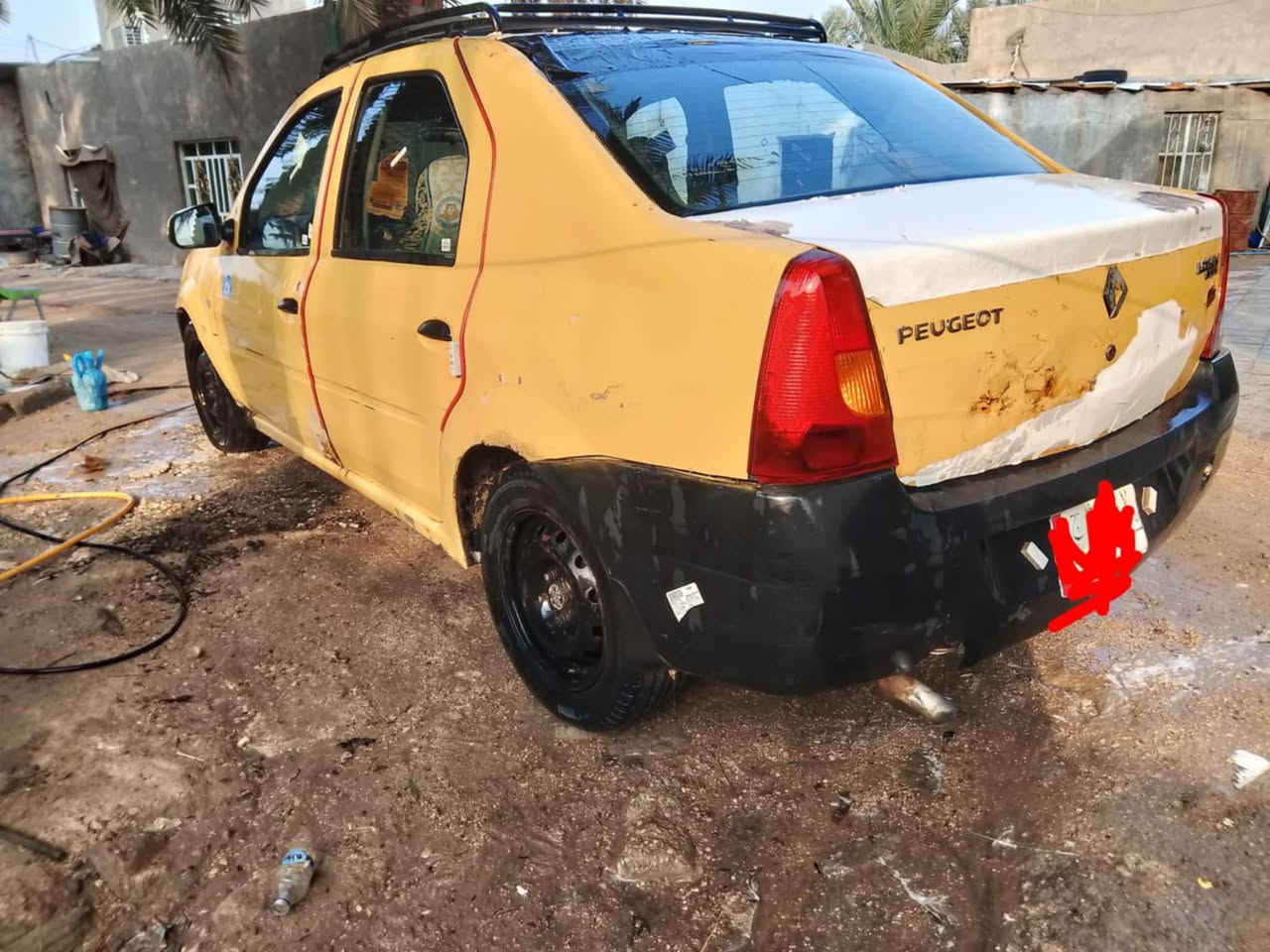 رينو فحل دواخل حلوه واخياس مابيه ومكينته زينه بس بيه صوت فوك مال البطاله رقم بغداد الماني سنويه باسم واحد من بغداد موجود حداديه وسط وتايرات جدد. سعر12ورقه يعني بلاش سياره شغاله. ومال بيت ***********
