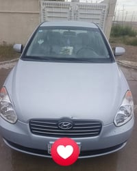 هونداي اكسنت 2010  السيارة جديدة بمعنى الكلمة ماشيه 26 الف حقيقي كتلوك...