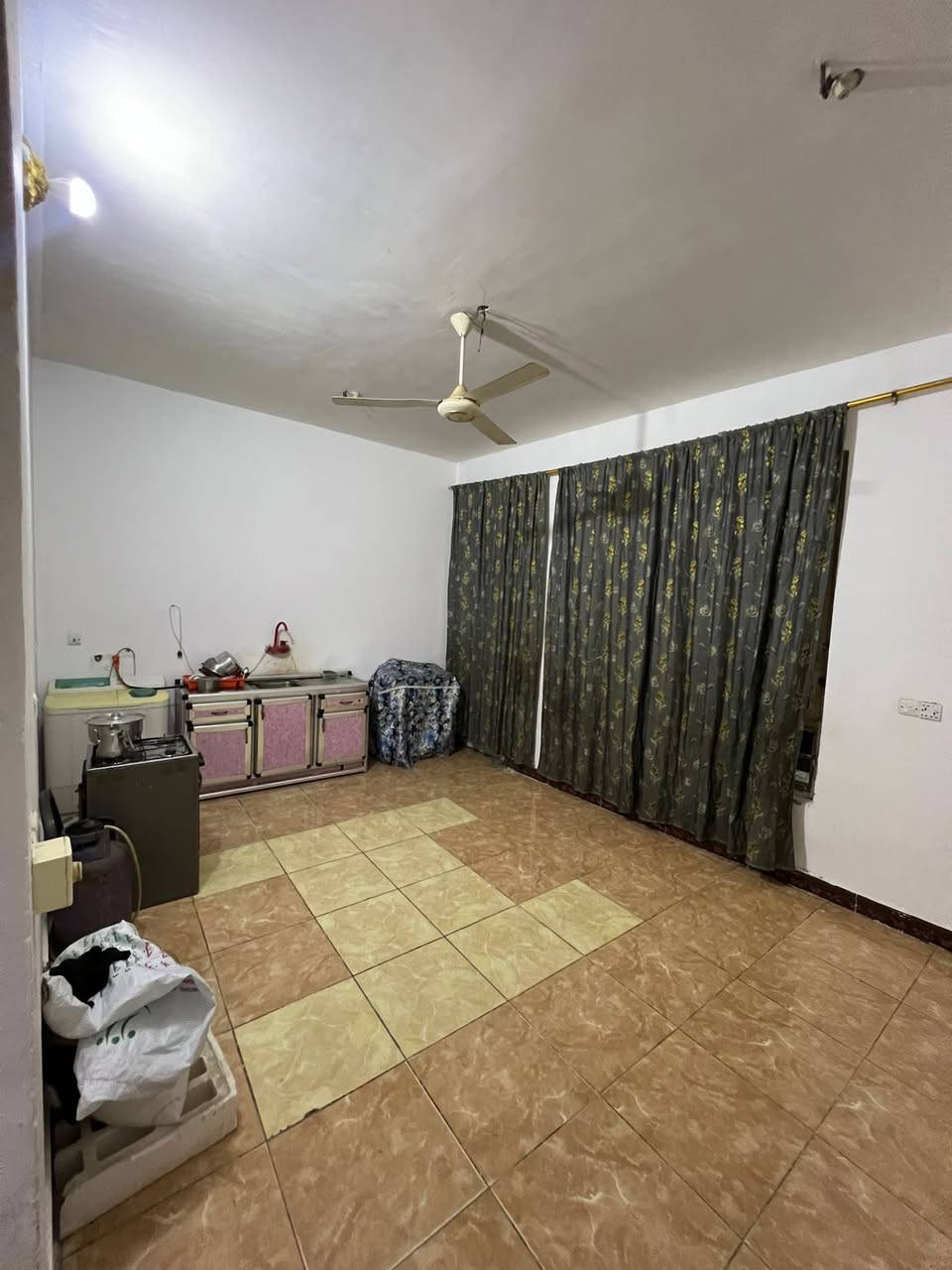 #للبيع دار سكن 200م طابقين 4غرف#مطلوب اسكان 
#بالفلاحية 🔥
الشراي يراسلني خاص 💌💌


**إذا كنت صاحب هذا الإعلان وتريد حذفه لأي سبب، رجاءا أرسل رسالة إلى الدعم الفني**