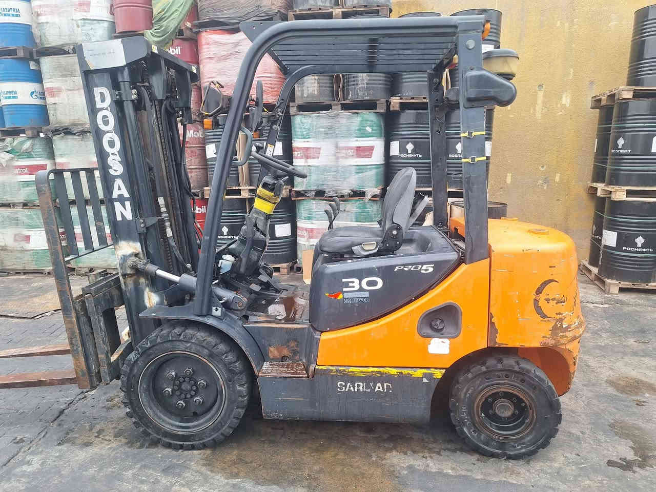 السلام عليكم شوكيه دوسان للبيع ٣ طن جب ناصي ٣ حركات موديل ٢٠١٥ السعر ٧٠ ورقه الاستفسار الاتصال *********** العنوان البصره
