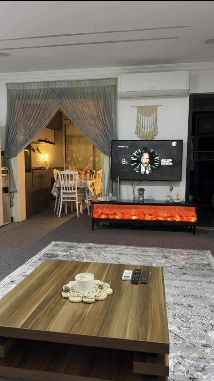 شقة للبيع في مجمع الشروق
نظام اقساط  

🪧نوع العقار : شقه سكنية طابق 8

📍العنوان : مجمع الشروق 

📐 المساحة : 132م

📋التفاصيل: غرفتين +حمامات عدد2 

 صاله .استقبال .مطبخ كاونتر  كامل فصال تركي 

كاونتر كامل فصال تركي 

جدران الاستقبال مغفله بورق جدران تركي 

تغليف جدران الهول بديل الخشب +مرايه 

السقفوف ليدات اناره شمسي  

الحمامات وحده شرقي والثانيه غربي 

الشقة محدثه ديلوكس 

للاستفسار اكثر والتواصل 

الاتصال عل رقم 

‭0773 411 3016‬
