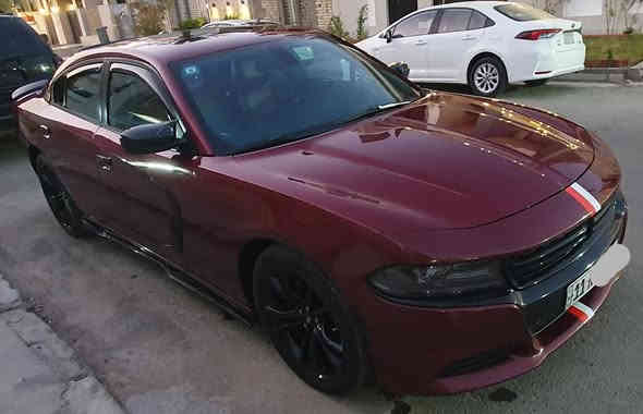 السلام عليكم 
جارجر ٣٦٠٠ sxt plus خليجي فول  مكفول سلايت  المسافة المقطوعة 176 الف كيلو متر
السيارة عليها 
عازل حراري 
سستم كاربون داخل وخارج 
دفيوزر كاربون والاصلي موجود 
لايت ليزر ازرك وتغليف جام لايت ppf 
شاشة كار بلي ب٤٥٠ دولار يصير عليها كامرات 360 درجة والشاشة الاصلي موجود 
الارضية مغلف احمر تكدر تشيلها قالب وليس لاصق
سستم الباين محدث ١٦٥٠ واط يعني حفلة موسيقية تمشي وياك 
ويل ٢٠ اصلي 
بريك rt بلادي 
صدر كامل جديد
السيارة عليها ادامة كاملة 
السعر 240 بيها مجال بسيط
***********
