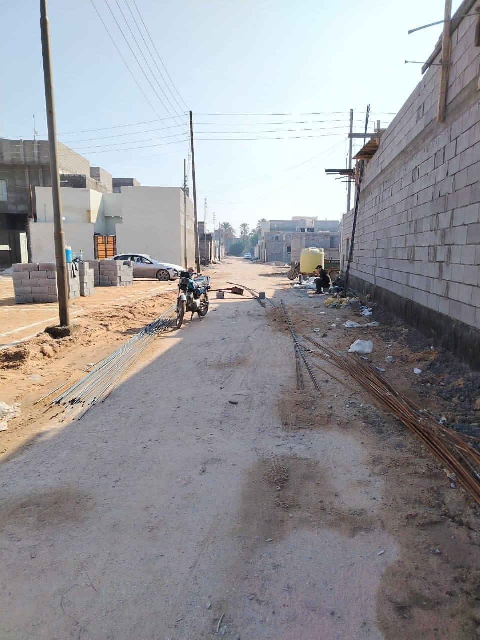 مكلف بالنشر 
السلام عليكم متاح
بيت بمساحة ٢٧٥ متر طابو زراعي  مساحة البناء ٢٠٠ متر #طبعا البيت شغل درجه اولى 
متكون من [ استقبال وغرفتين وصاله وهول ] [ صحيات داخليه وخارجيه ] واحده من الغرف بيها حمام  السعر جدا جدا مناسب  اتصل وتدلل
العنوان ابي الخصيب _ محوله الزهير _ قرب جامع أبناء الجماعه
للاستفسار *********** البصرة, العراق
