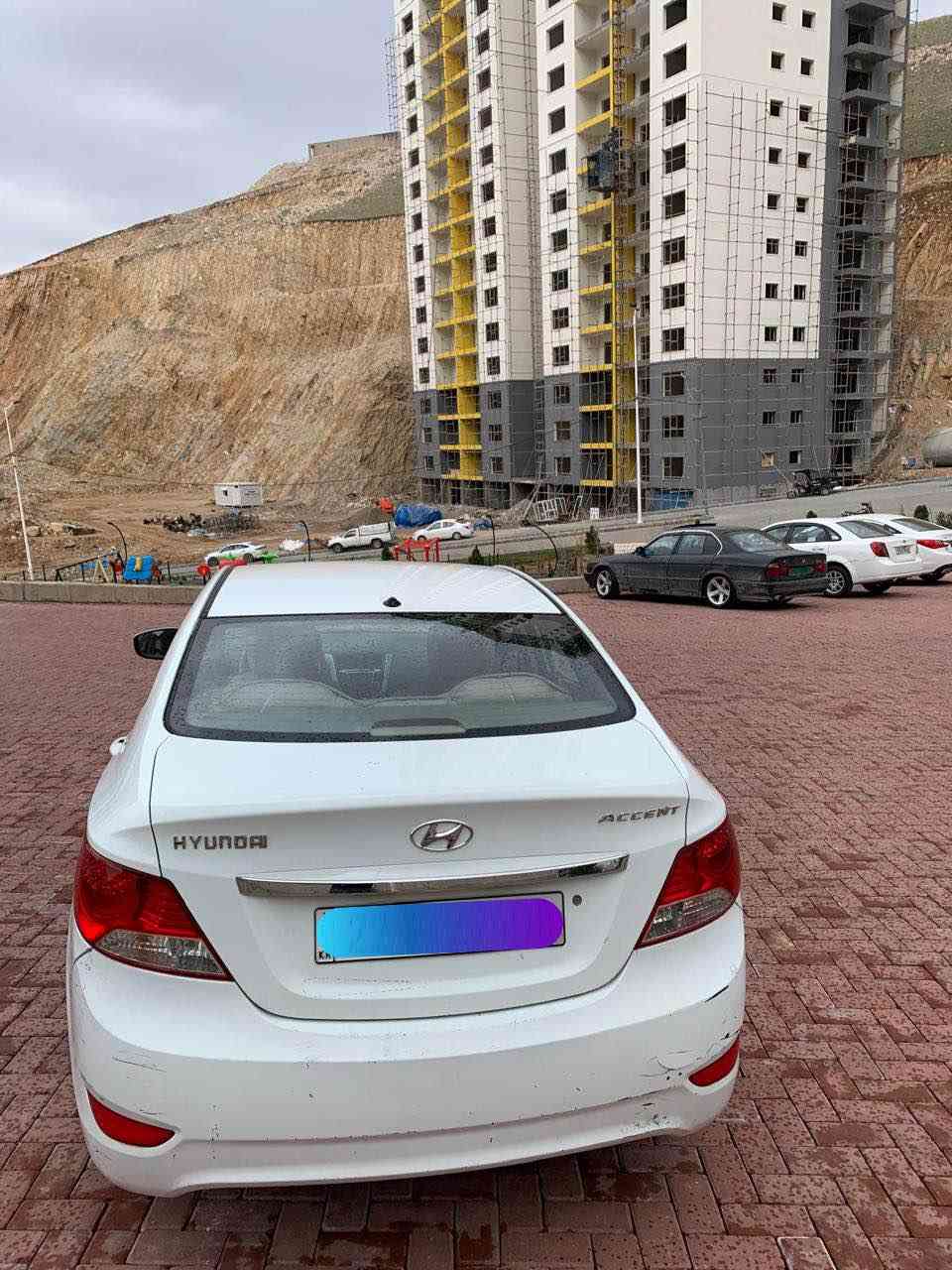 بسم الله الرحمن الرحیم

هۆندای ئەکسێنت 2012
مواسفات خلیجی
سپی، ناو زەردی قوماش
پارچە ڕەش
مەکینە و گێڕ کارەباییات بەشەرت
توندوتۆڵ
سەنەوی و ژینگە و رێگاو  بان هەموی نوێیە و بەناوی خۆمە و یەک دەستە ساڵانێکی زۆرە لای خۆمە.
بەنسبەت بۆیاخ سەیارەکە کامل پارچە ڕەشە لەسەر ساغی بێ دەعم و لێدران.
هیچ مەسرەدی نیە تەنها یەک دوو شوێن نەبێ بۆیاخەکەی هەڵداوە لە رەسمەکان دامناوە قەڵەمکاریەکی دەوێ
سعری: ٩٥ وەرەقە و معامەلە
شوێن: سلێمانی
ژمارەی تەلەفۆن وو واتسئەپ و ڤایبەر هەموی لەسەر ئەو ژمارەیە
0750 152 4517
*********** أربيل, العراق
