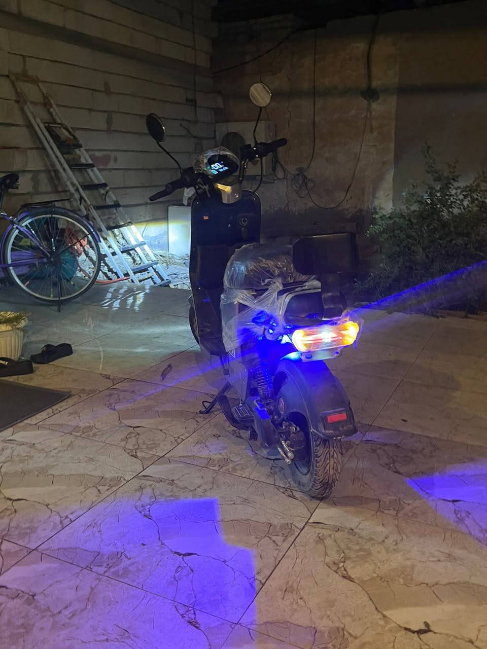 سلام عليكم✅او مراوس ب ماكس دراجة شحنR900✅
دراجة 2026 ✅

مستخدمه 7ايام ✅

دراجة مكفوله ✅

خمس بطاريات ✅

لايت زنون ✅

مكاني ذي قار سوق الشيوخ على طريق الكرمه ✅

سعر 550بيه مجال ✅ رقم  ***********
