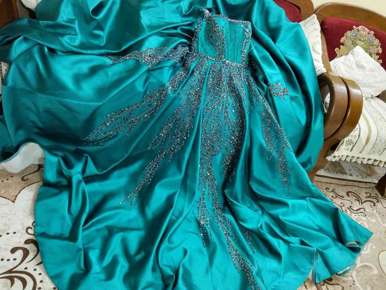 السلام عليكم عندي هاي البدله وبدله زفاف مع ملحقاتها طرحة وتاج للبيع


**إذا كنت صاحب هذا الإعلان وتريد حذفه لأي سبب، رجاءا أرسل رسالة إلى الدعم الفني**