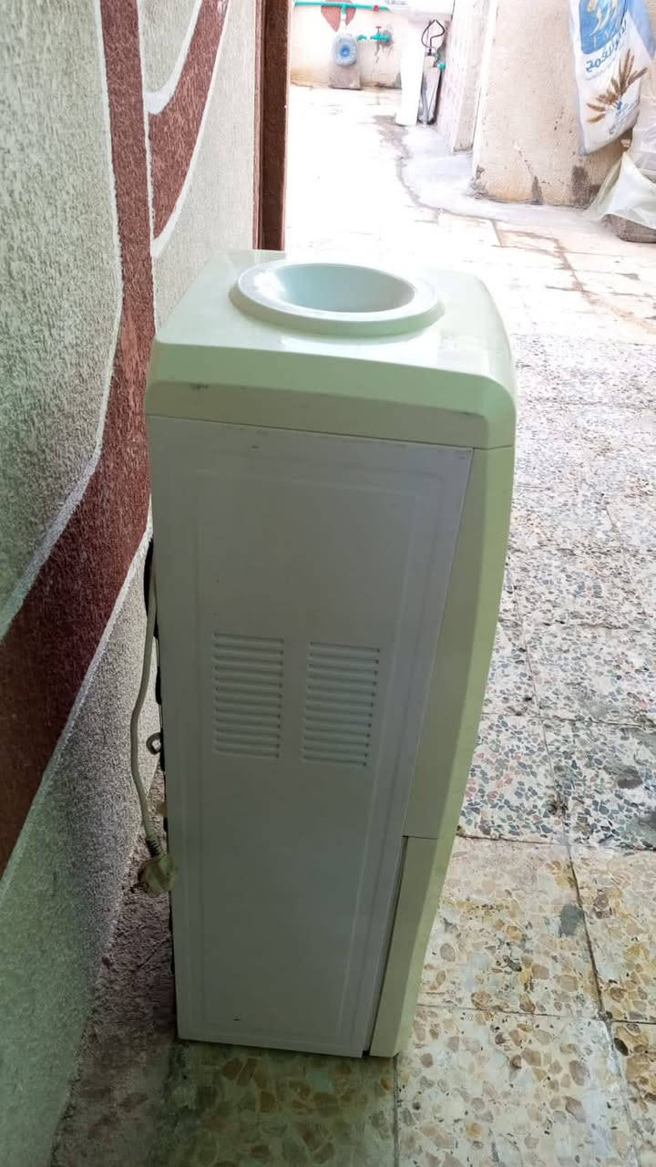 براد للبيع ابو الدبه السعر 60 وبيه مجال العنوان بصره حيانيه دور الشرطه رقم الهاتف ***********
