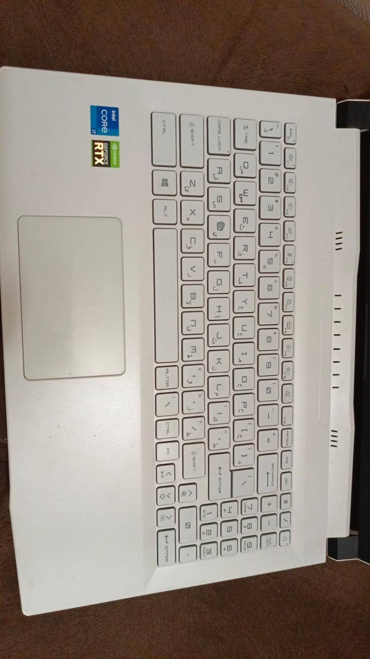 للبيع Msi sword السعر 800
المواصفات :
معالج i7 11800H
كارت الشاشة RTX 3050TI
ذاكرة عشوائية Ram 32GB
هارد ssd 512 
شاشة حجم 15.6 144hz fhd

بي مشكلة وحدة بالشاشة من تصير سودة يطلع هذا البياض موضح بالصورة، فقط من تصير الشاشة سودة و اذا مشتغلة الوان الصورة طبيعية مثل ماموضح بالصور، غير مشكلة مابي

شاحنة و الكارتونة و الاوراق بداخلها موجودات كاملات


**إذا كنت صاحب هذا الإعلان وتريد حذفه لأي سبب، رجاءا أرسل رسالة إلى الدعم الفني**