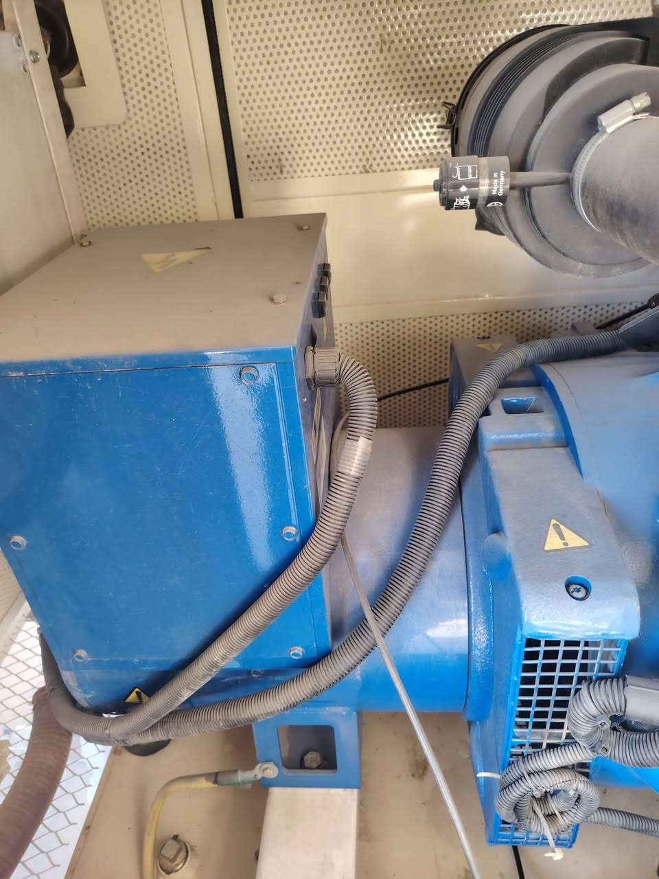 بيركنز ٣سلندر سيت ابلادي افجي اولسن نضام حماية كامل تشغيل أو إطفاء ذاتي مكينة أوربية غير مشتغل بالعراق عداد العمل ٧٥٠ ساعة فقط
30KVA
كاتم زيرو انتاج عراقي نسبة الكتم 80 ٪
زورنا في موقعنا ديالى بعقوبة الصناعة الثانية مقابيل نهاية حي المعلمين
للاستفسار الاتصال على الأرقام التالية
***********
***********
من الله التوفيق
