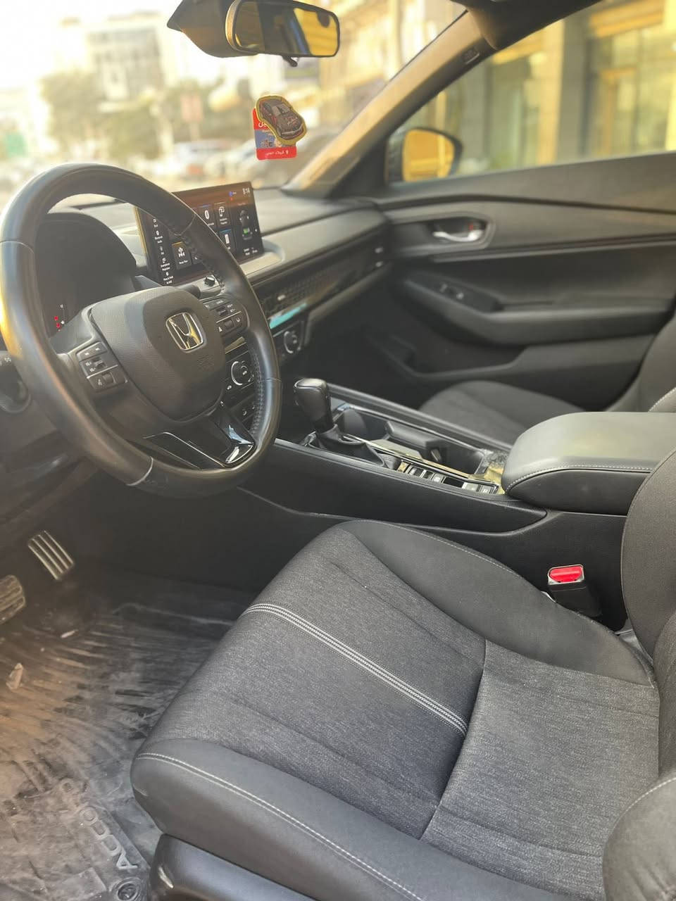 هوندا اكورد هايبرد ٢٠٢٤
السيارة ماشيه ٥٢ الف مايل
حادثها جاملغ امامي جهة السايق والباب خلف السايق بي نص صبغ والهلال جاملغ الخلفي 
• مكينة 2000 هايبرد تنفس طبيعي
• كير اوتوماتيك 
• شاشة كبيرة
• كاميرا خلفية 3 انظمة
• كرسي كهرباء 
• شفتات بالستيرن
• مثبت سرعة
• مانع انزلاق
• دخول ذكي 
• إنارة ترحيبية
• هندبريك كهرباء
• عداد ديجيتال
•لايت عدسات زينون
• نظام اوتو لايت Auto
• لايت العالي زنون 
اوتو هولد للبريك
• حساسات مطر 
• حساسات دخول الإنفاق
• حساسات ضغط هواء الإطارات
• أوامر صوتية
• 4 أنظمة قيادة (eco,individual , sport,normal )
• بلوتوث واندرويد اوتو وكار بلاي مكانه كربلاء الرقم *********** السعر 185 رقم الشاصي موجود بلمنشور
