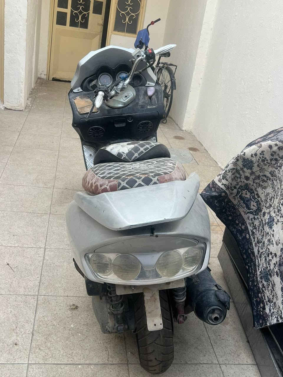 سلام عليكم دراجه فورزه 06 دراجه حلوه عوزهه ترتيب وعايزه ماگنيت فقط والباقي كله شغال مكاني نجف *********** فقط واتساب اتصال مغلق

