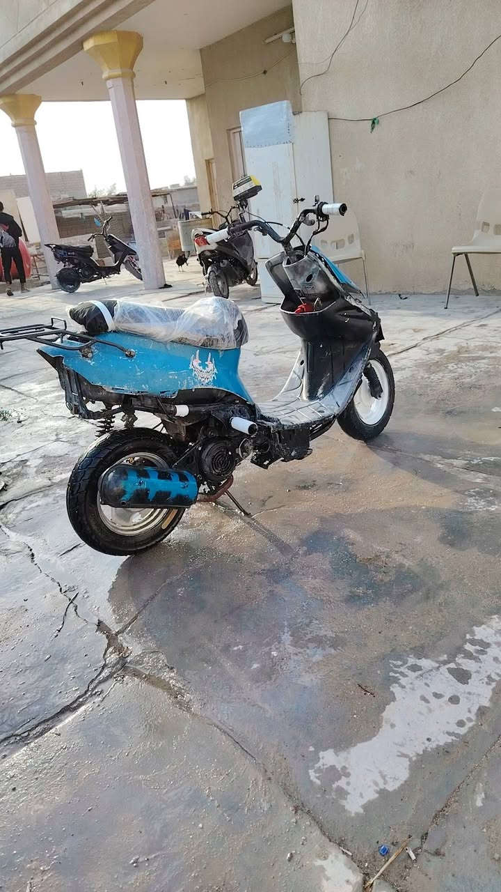 سلام عليكم دراجه 9 ياماها للبيع دراجه حلوه نضيفه مكينه حلوه ناعمه نهضا معدل تخبل سعر ١٧٥ وبيهه مجال مكاني البصره الزبير رقم *********** 💙🫵🏼
