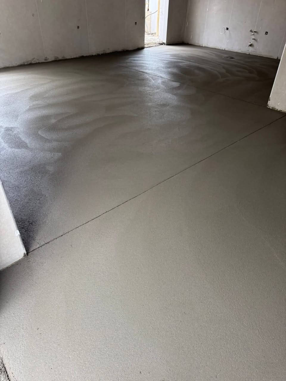 سلام عليكم كادر سكريت تصفير الأرضيات بليزر شغل درجه اولى شرط استلام مهندس نعمل بنظام الكرسته والعمل أو فقط عمل نشتغل بجميع المحافظات تواصل او الستفسار علا رقم ***********او علا الخاص
