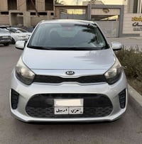 بيكانتو 2019 خليجي  بيها صبغ قطعتين باب وجاملغ بدون دواخل سياره نظيفه ...