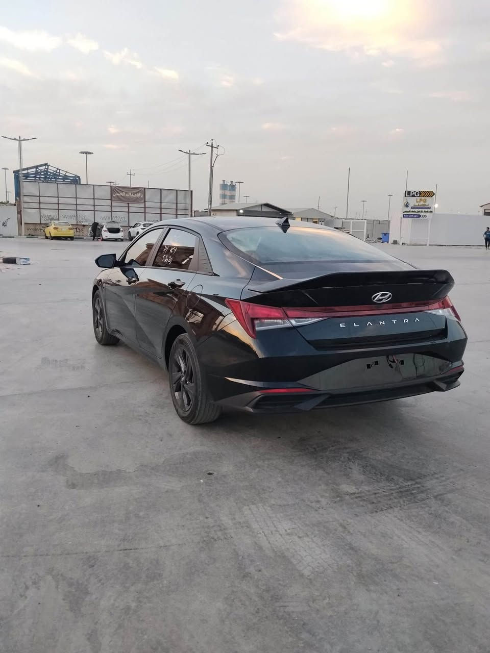 سلام عليكم لبيع أو مراوس بي واي دي سيل 5
 النترا 2023 سياره دخول جديد مرقم بغداد بسمي تحويل مباشر وارد حادث  شبر بل بنيد وجامله خلفي تحت قبق بانزين  وبيها كلير أمريكي جاملغ وباب حادث مبينه صورها موجوده بل منشور وسونار مكينة 2000 كير مكينة مكفولات السيارة احلى من الصور وناعمة وكلة بلادي غرفه كشنات وأرضي جلد حالين مسويها
سعر130 وبي مجال قليل 
🔹اوتو ستوب (اطفاء وتشغيل اوتو)
🔹لد نهاري 
🔹شاشة كبيرة +كامرة دوارة 
🔹شاشة كار بلي واير ليس 
🔹كشنات تدفئة 
🔹مود درايف ٤وضعيات قيادة 
🔹رادار امامي 
🔹بريك ذكي عند حاجة 
🔹كروز سرعة مثبت 
🔹تحديد مسار  وتحذير عند خروج عن مسار 
🔹شاشة عدادات
🔹تحكمات ٤جهات +حاكية 
السونار مرفق مع منشور بدون دواخل 
مكاني بغداد كرغوليه تقاطع النهروان 
اتصال *********** 
خاص مفتوح
