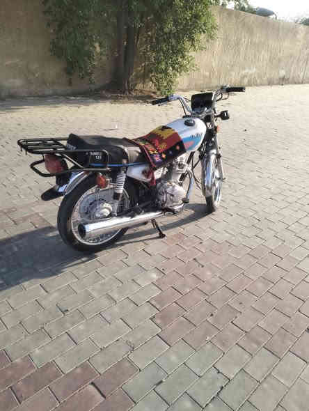 نامة شلامجة موديل 23بلادي مو تعمير اوراق اصولي دراجة جاهزة من كلشي بس بيها نقص ورقة اوراق اصولي اكاتبك يم مكتب حسين سعر 850وبيهة مجال حك جية ***********‬‏
