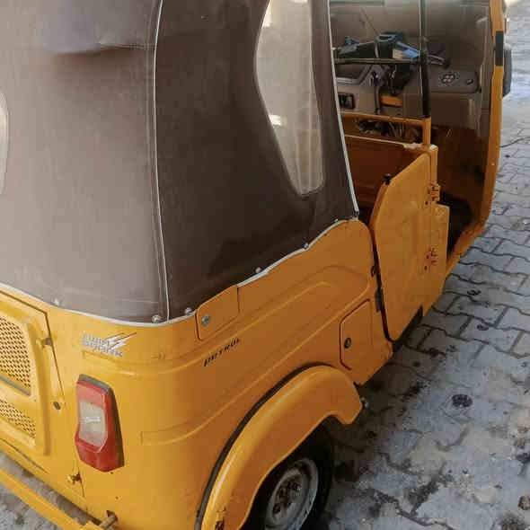 السلام عليكم تكتك للبيع موديل 2021 شهر 6 اوراق المصطفى أصلي كهربائيات شغاله جاهزه كبل للشارع ماناقص اي شي السعر5,700 وبيها مجال قليل حك الجيه مكاني بغداد للاستفسار على الرقم *********** ما متواجد على الفيس
