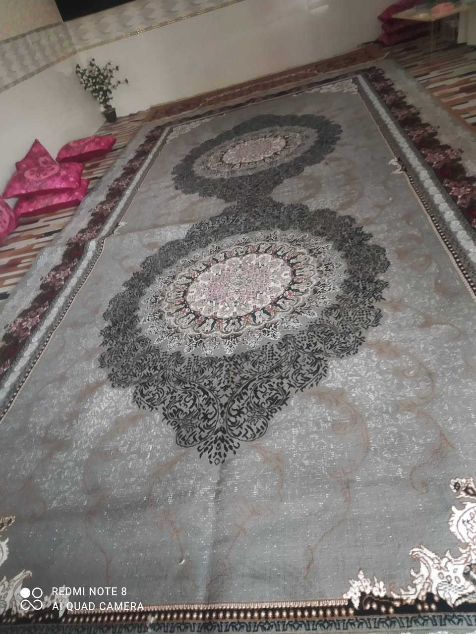 زوالي كاشان الايراني جديد غير مستعمل 2قياس 6,3 و2قياس 4,3السعر 650وبيهن مجال الاستفسار ش***********
