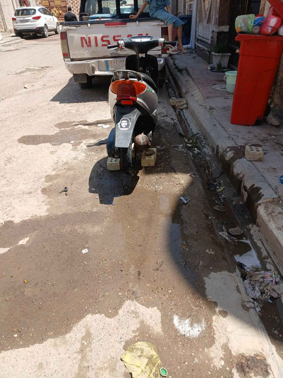 السلام عليكم عندي دراجه عصفوريه بيعلك كوم حديد دراجه كايمه البلديات شارع مصرف ***********
