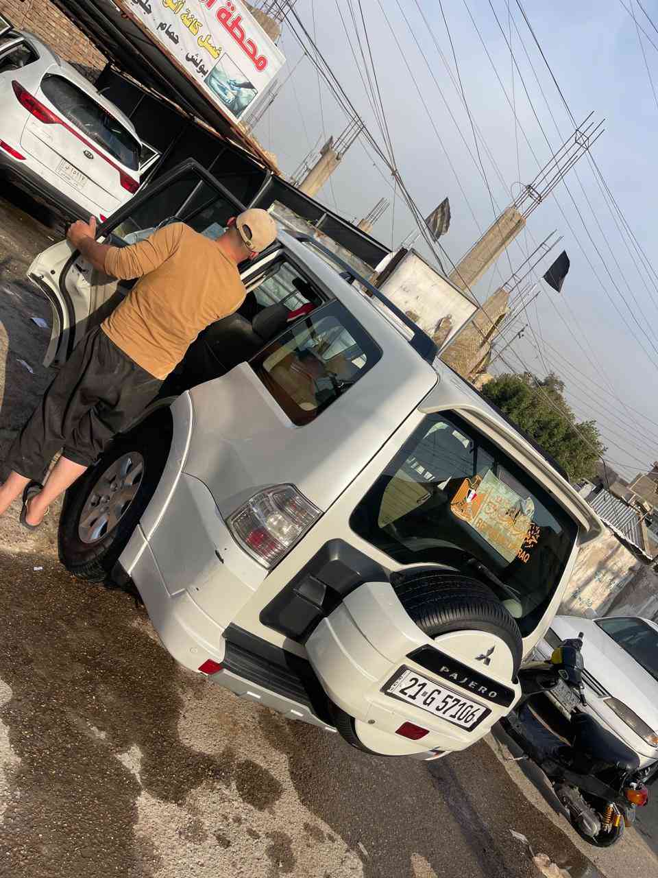 السلام عليكم باجيرو ١٤ خليجي بيها قطعتين اثر طخات فقط صبغ مكينه ٣٥٠٠ السعر ١٥٠  المكان بغداد الكرخ ***********
