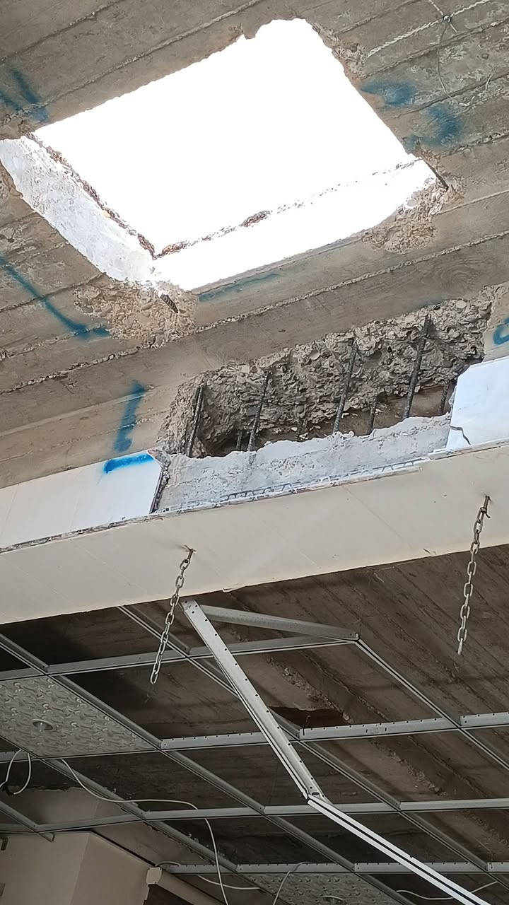 السلام عليكم
نشتغل ( تفليش ، تنظيف بيوت ، رفع انقاض ، تكشيط لبخ قديم او سيراميك ، صب لاش، فتحات دكت، نقل أثاث )
 التواصل 
*********** واتساب موجود

