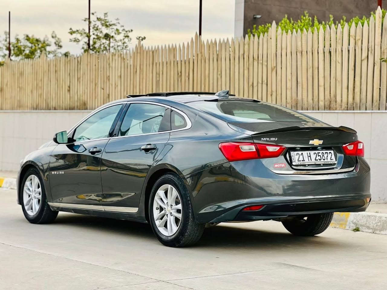 يرهم قسسط.  السلام عليكم 
ماليبو 2018 LT 
محدث بجمها 2023
محرك 1500 تيربو 
مواسفات 
فتحة بانوراما 
شاشه جبير 
كيج 160
تشغيل عن بعد 
كشن كهربائي 
كامره دوار 
ايشارا بل مرايه 
خمس بصمات 
بعد مواسفات معروف 
رقم سليمانيه 
سنويه و رقم جديد لحد 2028 
سياره بسمي تحويل ثاني يوم 
اربع تايرات جديد 
سياره مابيها مصرف ابد 
سياره اب امريكا بنيد و جاملغ صبغ 
اب عراق يمي صار بيها بابين سكن صبغ مع جاملغ خلفي 
 ***********. مكان كركوك
