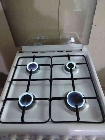 طباخ 4 عيون وفرن شغال ونظيف جدا العنوان هفلان للتواصل خاص او الاتصال *********** وتساب
