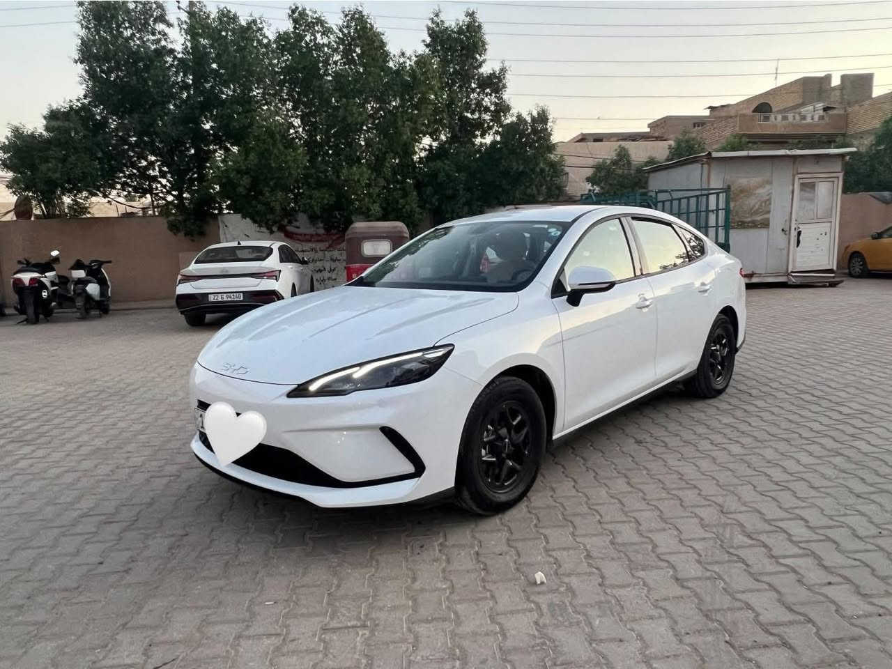 السلام عليكم للبيع 

بی وای دی 2025 ــــــــ BYD SEEL 05 
داخل ابیض
مشي 600 كيلو بعدها زيرو بحاله وكاله 
السیارة دعامي لدعامیة مکفولە  
رقم بغداد  شرط تحویل 
مکان بغداد البياع  
***********  الواتساب  موجود
