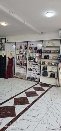 باترينات للبيع خشب القطعه 50 العرض1م الارتفاع 250 وتساب 07831801113