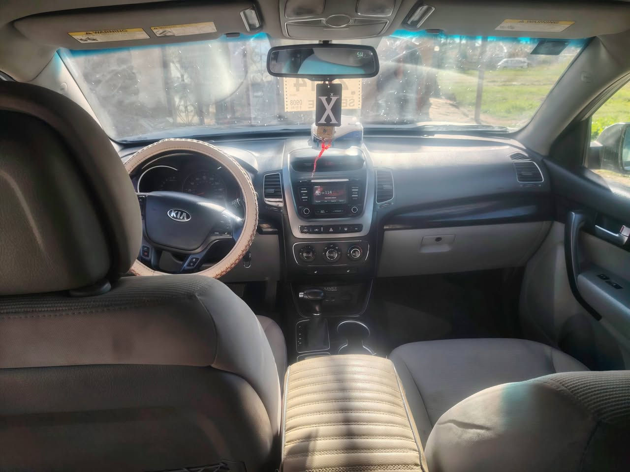 سلام عليكم سياره لبيع  سورنتو موديل 2014 خليجي
5 راكب محركه 2400 سياره حلوه خير من الله 
رقمه بغداد انكليزي سياره صارله 15 يوم من صعدت هزه 
سعر 180
الاستفسار: ***********
