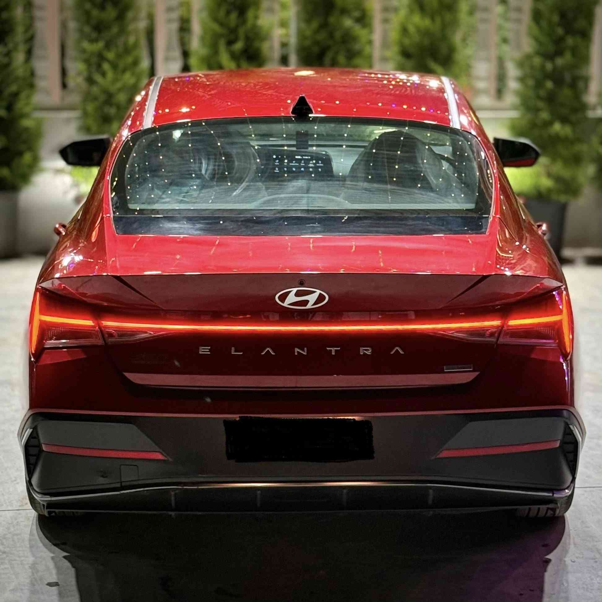 هونداي النترا      BLUE hybrid
موديل : ٢٠٢٤ رقم بغداد دخول جديد 
أللون : ماروني 
العداد : ١٨  الف ميل علماً مشت بلعراق 
٥ الف ميل فقط 

الضرر : بدون ايرباك بدون ضرر قوي بشرط 
لا لغد ولا دواخل تبديل جامرلغ و باب نفس اللون جهة السائق  صور الحادث مرفقه بلمنشور 

المواصفات : 
1 -اضواء امامية LED 
2- اضواء خلفية LED   
5-كامرة خلفية و امامية قلابه
6- بصمة تشغيل وأبواب وصندوق 
7- اوتو بريك توقف ذاتي مانع تصادم 
8- شاشة ديجتال متصلة بلكامل  
9- دسك امامي خلفي 
10- رادار امامي وخلفي 
11- حساسات امامية وخلفية 
12- فول تحكم ستيرن 
13- تحديد مسار ذكي 
14- هاند بريك بصمه 
15-رادار جانبي نقطة عمياء 
16- لد بلدشبول ٦٤ لون بلادي 
17- سستم صوت من boss 
18- اوامر صوتية    
21- أنظمة قيادة eco-sport-smart
24- نضام ABS مانع انزلاق
25-اوتو ستوب 
26- محرك السيارة 1600 هايبرد 
27- مدخلين شحن و اوكس امامي وخلفي 
28-حساس اطارات 
29- مثبت سرعه cross
30-نظام GBS

السعر : 160 ورقه وبيه مجال بسيط 

مكان السيارة بغداد-السيدية

 *********** واتساب او اتصال
