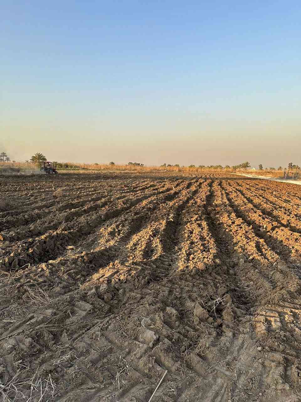 سلام عليكم
آرض للبيع كلش حلوة ومخدومه تحويل مباشر طابو سند/٢٥/مساحةً الارض/٤/دوانم تباع حسب طلب او كلهه كافة الخدمات متوفرة ماء اساله ماء سقي كهرباء تبليط عنوان بغداد اليوسفيه جسر صبار استفسار واتساب ***********
