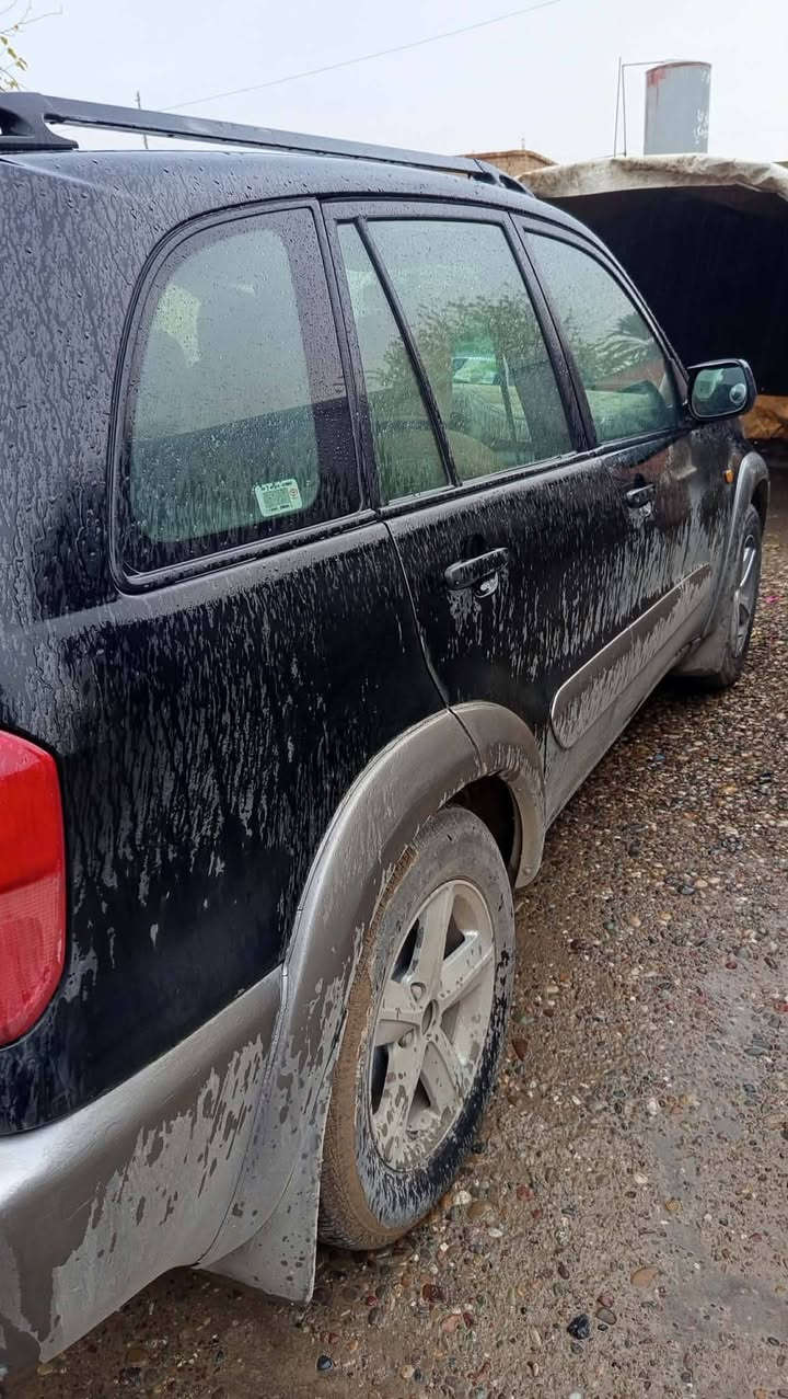 السلام عليكم راف فور 2003 رقم بغداد مشروع وطني سنويه لل28 محرك 2400 بلاديه قطره صبغ مابيها تدفئه تبريد كهربائيات كلها شغاله سياره جاهزه ماناقصها شي للمراوس حسب القناعه/ ***********
