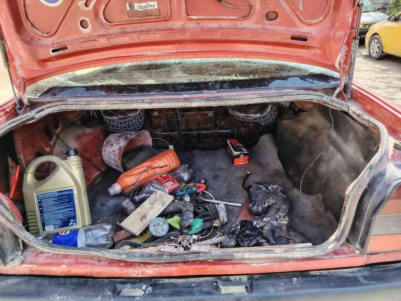 رينو 19صندوك مكينه مال كصه رقم ابيض سنويه خضره كاربون بنزين السيارة نظيفة السعر 15اللاستفسار رقم الهاتف ***********كورك ***********
